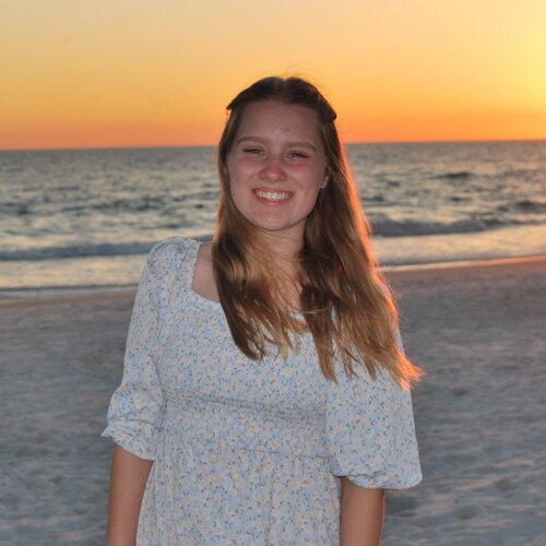 Julianna H - Auburn Babysitter