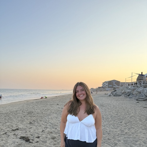 Olivia J – Providence Student Seeking Babysitting Jobs