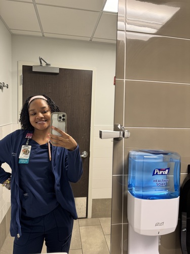 Aspyn R - Monroe Babysitter