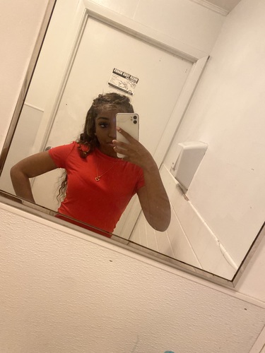 Rodjahnee W - Valencia Babysitter