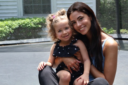 Nicolette D - HPU Babysitter