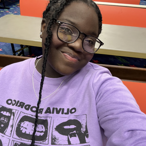 Nyla N - Middlesex Babysitter