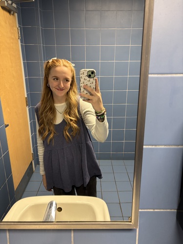 Madelyn K - La Roche Babysitter