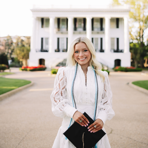 Emma H - University of Alabama Babysitter