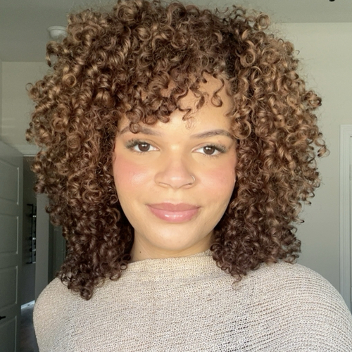 Deziree B - UH Babysitter
