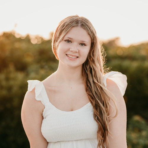 Mackenzie P - Bristol Community College  Babysitter