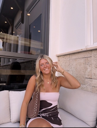 Isabella P - UK Babysitter