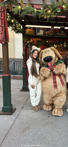 Shannel M - Orange Coast College  Babysitter