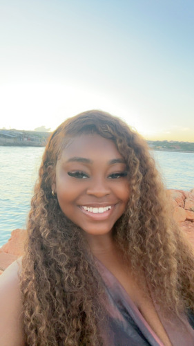 Shanteria C - CUNY BMCC Babysitter