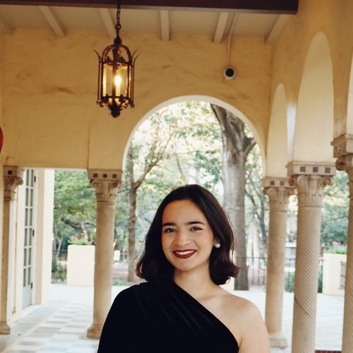 Mckaela V - San Antonio College  Babysitter