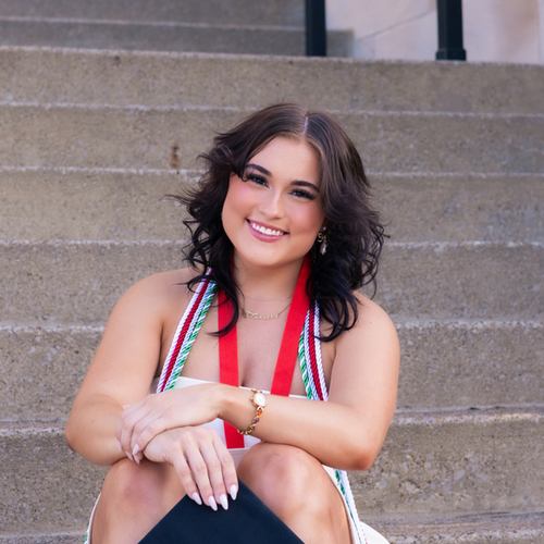 Shelby D – Belmont Student Seeking Babysitting Jobs