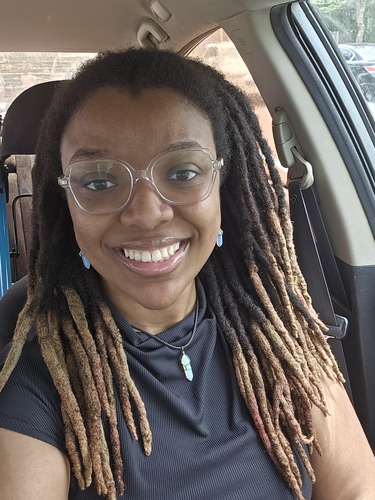 Akirea W - Virginia College Babysitter