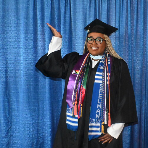 Sydney W - Spelman Babysitter
