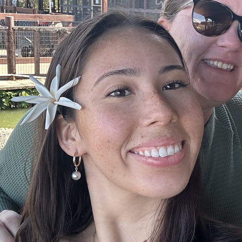 Isabel M - Texas State Babysitter