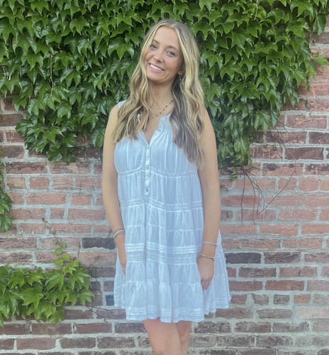 Clara C - USD Babysitter