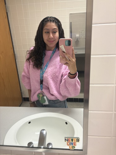 Mia R - Towson University Babysitter