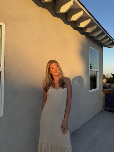 Ailish L - UC Davis Babysitter