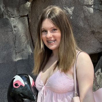 Alexis T - Glen Oaks Community College  Babysitter
