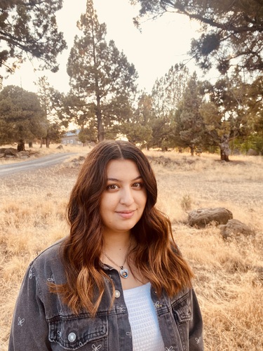 Nieves G - Oregon State Babysitter