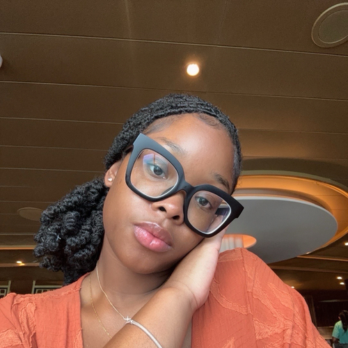 Shaunita D - Norfolk State Babysitter