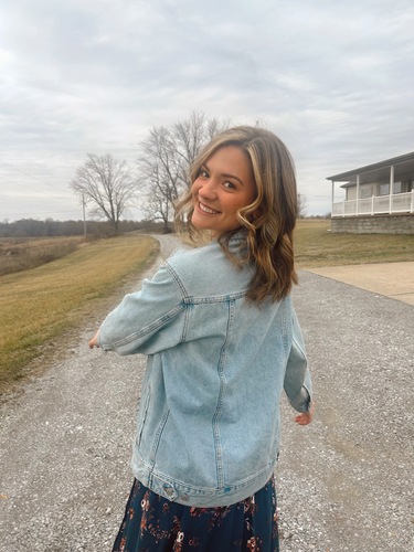 Claudia R - Belmont Babysitter