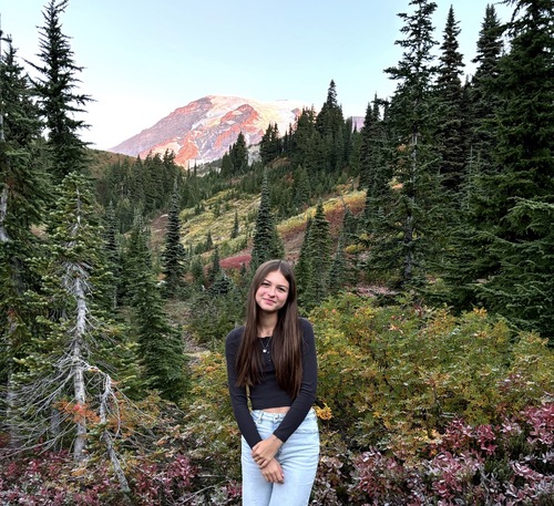 Layla A - Western Washington Babysitter