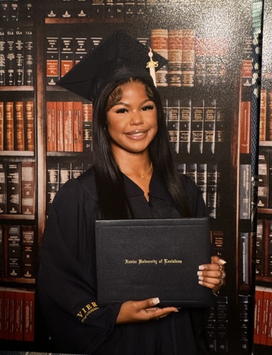 Alyssa B - Xavier Babysitter