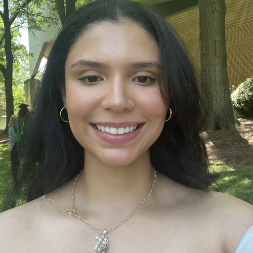 Mia R - GMU Babysitter