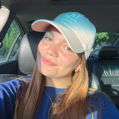 Lizzy C - Taylor Babysitter
