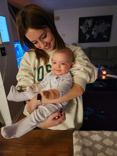 Holly R - Covenant Babysitter