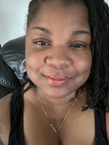 Deandria B - GCU Babysitter