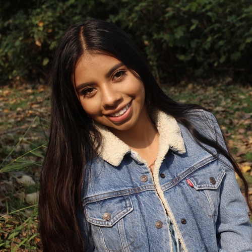 Daniela D - North Seattle College Babysitter