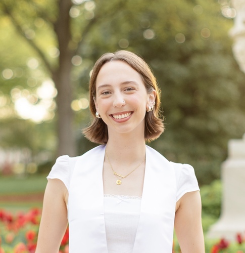 Carrie S - Vanderbilt Babysitter