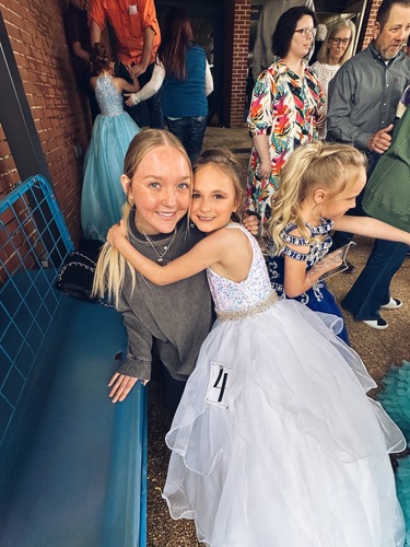 Talli H - UNA Babysitter