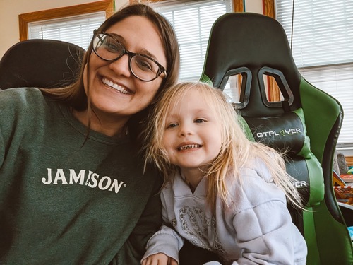 Taylor E - SIU Babysitter