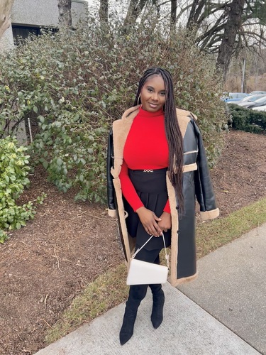 Lola O - UB Babysitter