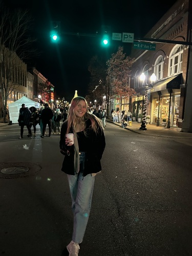 Anna O - Belmont Babysitter