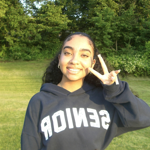 Eleana R - Loyola Babysitter