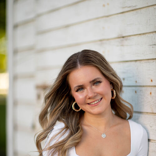 Alli T - University of Portland Babysitter