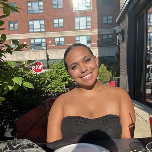 Evelyn G - UConn Babysitter