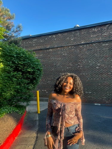 Noella M - GMU Babysitter