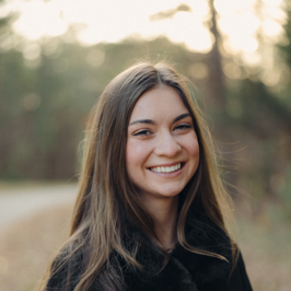 Ellen L – Belmont Student Seeking Babysitting Jobs
