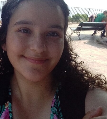 Violeta L - Porterville College  Babysitter