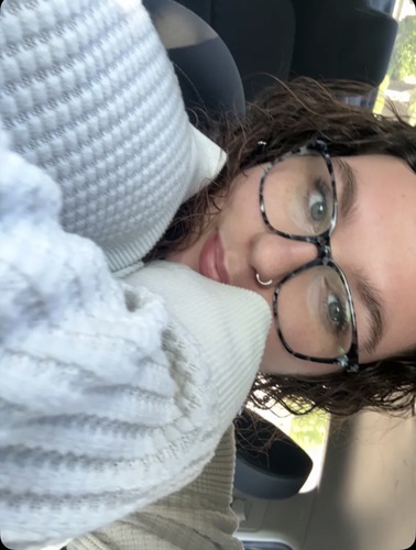 Danica L - UK Babysitter