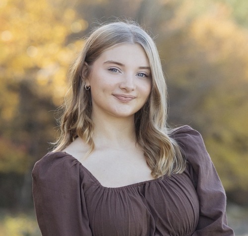 Ashlyn M - Clark University Babysitter
