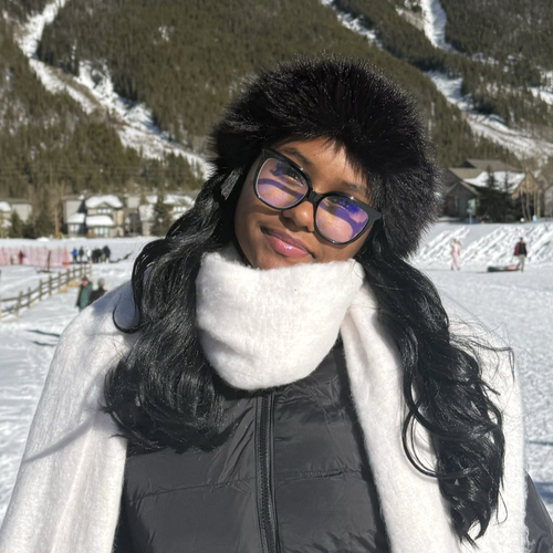 Kamilah S - Valencia Babysitter