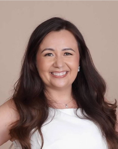 Enedina B - Keiser University-Orlando Babysitter