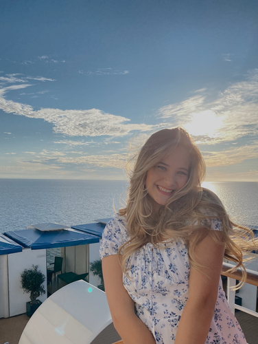 Julia A - Lipscomb Babysitter