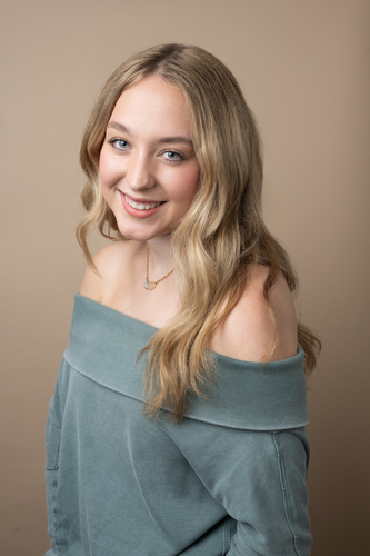 Ellie T - Belmont Babysitter