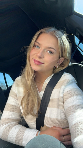 Aubrey R - K-State Babysitter